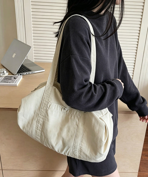 ナイロントートバッグ 軽量ボストンバッグ レディース おしゃれ肩掛けかばん 大容量A4 シンプル ファスナー付き鞄 横長 通学通勤かばん 無地 出張バッグ 旅行鞄 1XIUF-080