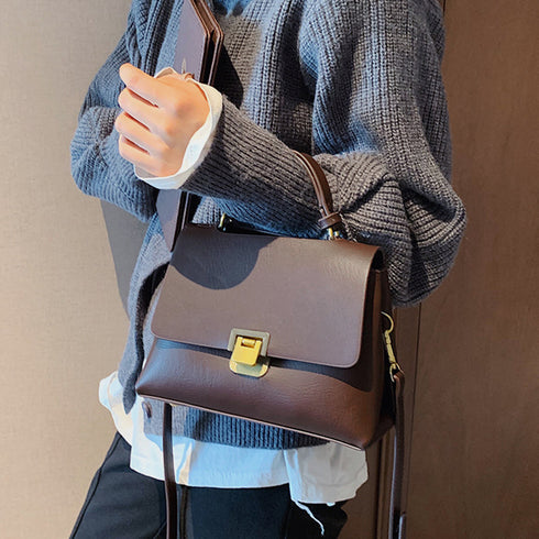 ショルダーバッグ レディース 斜め掛け スクエアバッグ 小さめ フェイクレザー 2way ハンドバッグ 大人かわいい 2層収納 肩掛けカバン カジュアル 軽量 1XIUF-031