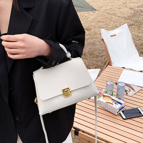 ショルダーバッグ レディース 斜め掛け スクエアバッグ 小さめ フェイクレザー 2way ハンドバッグ 大人かわいい 2層収納 肩掛けカバン カジュアル 軽量 1XIUF-031