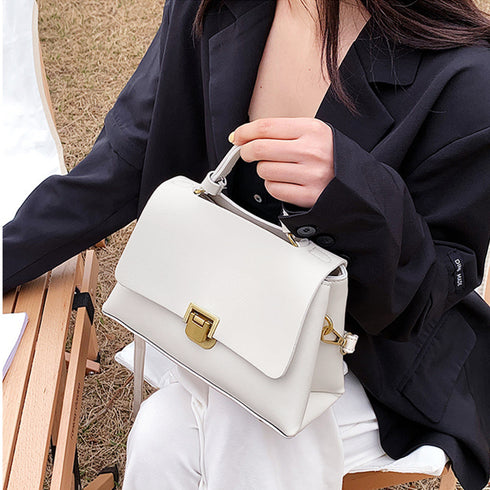 ショルダーバッグ レディース 斜め掛け スクエアバッグ 小さめ フェイクレザー 2way ハンドバッグ 大人かわいい 2層収納 肩掛けカバン カジュアル 軽量 1XIUF-031