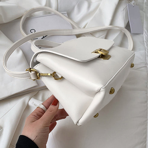 ショルダーバッグ レディース 斜め掛け スクエアバッグ 小さめ フェイクレザー 2way ハンドバッグ 大人かわいい 2層収納 肩掛けカバン カジュアル 軽量 1XIUF-031