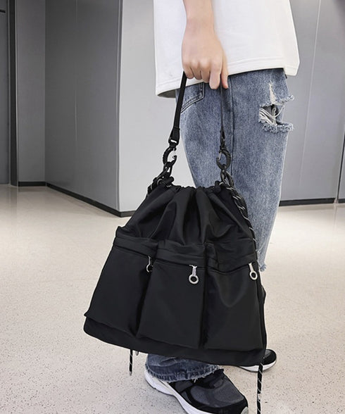 ドローストリングショルダーバッグ 大容量 マルチポケットナイロンバッグ カジュアル巾着バッグ 大きめ肩掛けバッグ 通勤通学 旅行手提げバッグ 多収納かばん男女兼用 1XIUF-078