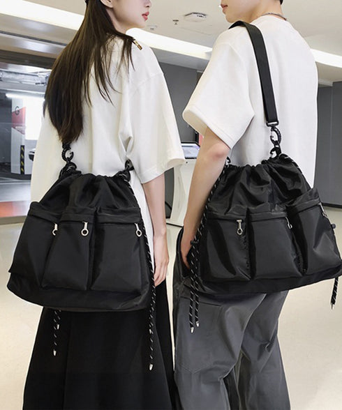 ドローストリングショルダーバッグ 大容量 マルチポケットナイロンバッグ カジュアル巾着バッグ 大きめ肩掛けバッグ 通勤通学 旅行手提げバッグ 多収納かばん男女兼用 1XIUF-078