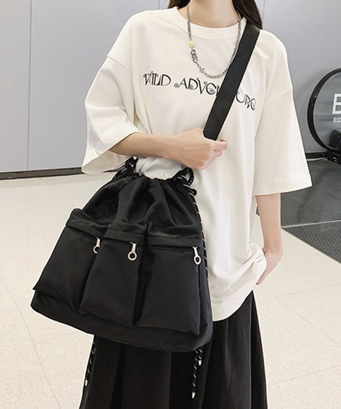 ドローストリングショルダーバッグ 大容量 マルチポケットナイロンバッグ カジュアル巾着バッグ 大きめ肩掛けバッグ 通勤通学 旅行手提げバッグ 多収納かばん男女兼用 1XIUF-078