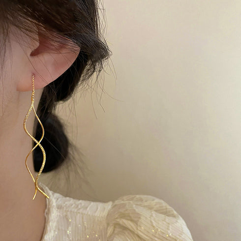 揺れるチェーンピアス ロングピアス 上品 アクセサリー レディース 波型ピアス メタル ジュエリー ウェーブ ゴールド おしゃれ人気 ギフト 20代30代 耳飾り 21SHIPIN-089