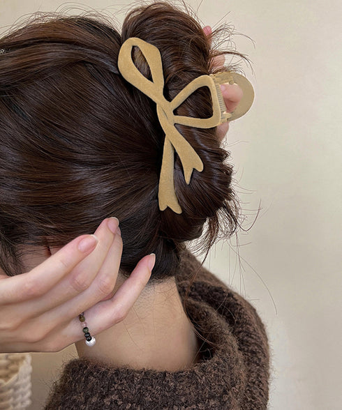 ツイストリボンヘアクリップ 韓国風髪留め ヘアアクセサリーバンスクリップ ベロア風起毛感 ツイストデザインヘアアクセ ヘアアレンジ 髪飾り大きめ ガーリーパーティ 21SHIPIN-123