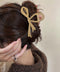 ツイストリボンヘアクリップ 韓国風髪留め ヘアアクセサリーバンスクリップ ベロア風起毛感 ツイストデザインヘアアクセ ヘアアレンジ 髪飾り大きめ ガーリーパーティ 21SHIPIN-123
