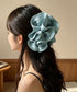 ビッグサイズバンスクリップ ヘアクリップ 大きめヘアアクセサリービッグクリップ まとめ髪フェミニン髪留め韓国風 サテン風 光沢感立体感 おしゃれ 大人可愛い髪飾り 21SHIPIN-135
