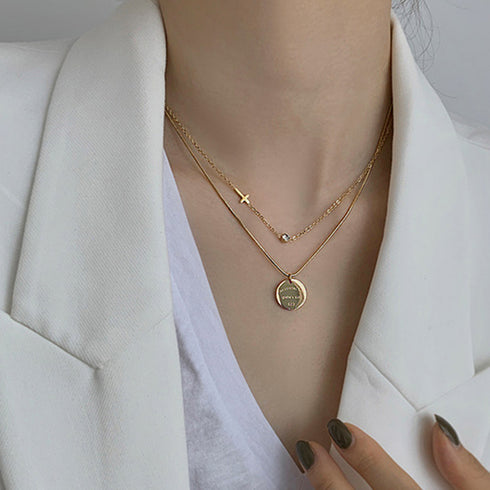 2連チェーンネックレス クロスモチーフ 重ね付け風 メタル ショートネックレス レディース 非対称デザイン レトロ ペンダント大人カジュアル アクセサリー 21SHIPIN-020