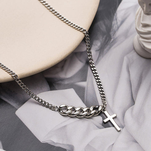 チェーンネックレスクロスモチーフ大人 重ね付け風 メタル ショートネックレス レディース 非対称デザイン レトロ ペンダントカジュアル アクセサリー 通学 21SHIPIN-030