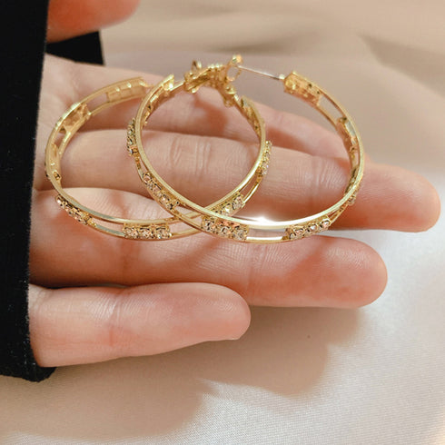 キラキラピアスサークル人気アクセサリー 幾何学模様ピアス レディース おしゃれ ゴールド ジュエリー 韓国風 お呼ばれ 個性的 人気 プレゼント 大人コーデ 春 21SHIPIN-050