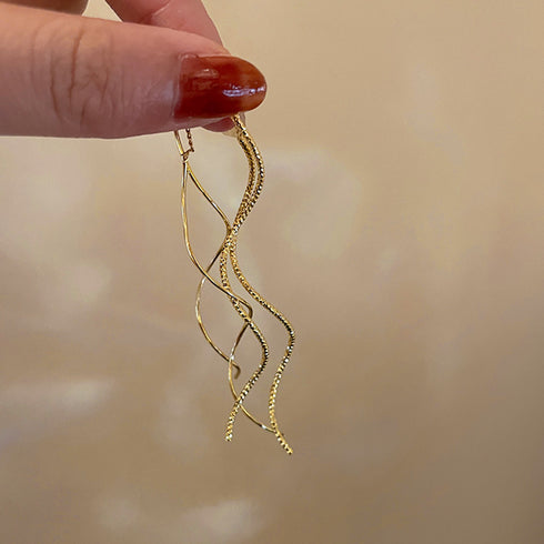 揺れるチェーンピアス ロングピアス 上品 アクセサリー レディース 波型ピアス メタル ジュエリー ウェーブ ゴールド おしゃれ人気 ギフト 20代30代 耳飾り 21SHIPIN-089