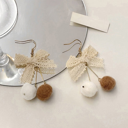 リボンピアス レディース ポンポンピアス リボン結びアクセサリー 女性 きれいめ 小顔見え耳飾り 大人可愛い キュート 秋冬ロングピアス お洒落 韓国ファッション 21SHIPIN-090