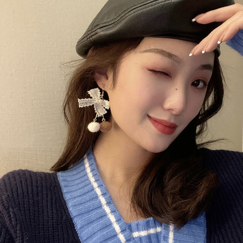 リボンピアス レディース ポンポンピアス リボン結びアクセサリー 女性 きれいめ 小顔見え耳飾り 大人可愛い キュート 秋冬ロングピアス お洒落 韓国ファッション 21SHIPIN-090