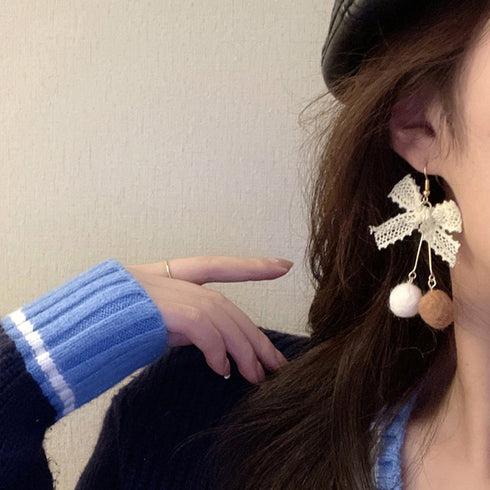 リボンピアス レディース ポンポンピアス リボン結びアクセサリー 女性 きれいめ 小顔見え耳飾り 大人可愛い キュート 秋冬ロングピアス お洒落 韓国ファッション 21SHIPIN-090