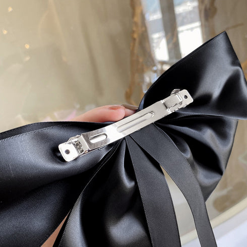 サテンビッグリボンバレッタ韓国ヘアアクセ バレッタ大きめ レディース 蝶々結髪飾り 大人可愛い プチプラ ヘアアレンジグッズ おしゃれ 人気髪留め 雑貨 まとめ髪 21SHIPIN-107