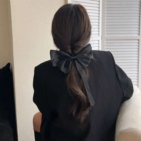 サテンビッグリボンバレッタ韓国ヘアアクセ バレッタ大きめ レディース 蝶々結髪飾り 大人可愛い プチプラ ヘアアレンジグッズ おしゃれ 人気髪留め 雑貨 まとめ髪 21SHIPIN-107