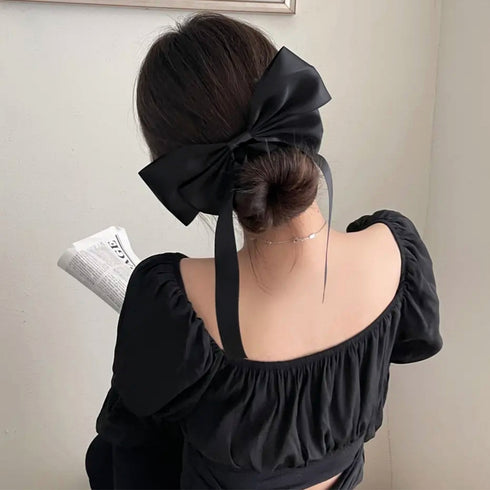 サテンビッグリボンバレッタ韓国ヘアアクセ バレッタ大きめ レディース 蝶々結髪飾り 大人可愛い プチプラ ヘアアレンジグッズ おしゃれ 人気髪留め 雑貨 まとめ髪 21SHIPIN-107