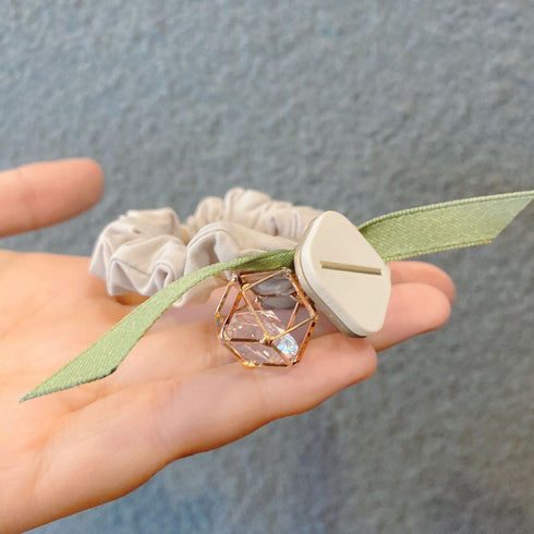 シュシュリボンヘアゴム ヘアアクセサリー チャーム付きヘアゴム おしゃれ 20代30代40代 ビジュー キラキラ髪留め髪飾り ヘアアレンジ お団子 大人可愛い雑貨 21SHIPIN-113