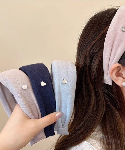 ワイドカチューシャ シンプル 大人可愛い ヘアバンドレディース 韓国風ヘアアクセサリー無地 ワンポイント ガーリーアクセ 抜け感ヘアスタイル ヘアアレンジアイテム 21SHIPIN-127