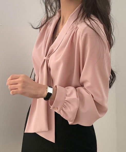 ボウタイブラウス オフィスカジュアル秋服 レディース 肩タック シャツブラウス Vネック とろみブラウス きれいめ 通勤長袖トップス 30代40代 韓国風トップス 24TPS-050