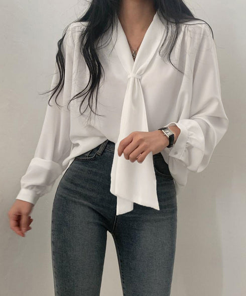 ボウタイブラウス オフィスカジュアル秋服 レディース 肩タック シャツブラウス Vネック とろみブラウス きれいめ 通勤長袖トップス 30代40代 韓国風トップス 24TPS-050