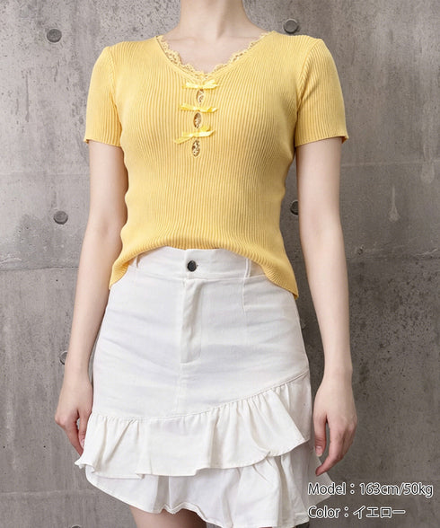 リボンレース付きリブニット Vネック夏服 レディース フェミニン プチプラサマーニット 韓国風 スリムフィットニット 大人可愛いカットソー きれいめ 細身Tシャツ 24TPS-040