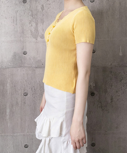 リボンレース付きリブニット Vネック夏服 レディース フェミニン プチプラサマーニット 韓国風 スリムフィットニット 大人可愛いカットソー きれいめ 細身Tシャツ 24TPS-040
