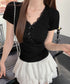 リボンレース付きリブニット Vネック夏服 レディース フェミニン プチプラサマーニット 韓国風 スリムフィットニット 大人可愛いカットソー きれいめ 細身Tシャツ 24TPS-040