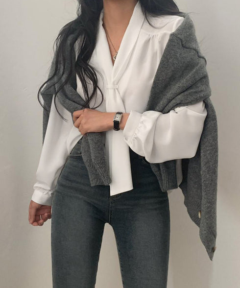 ボウタイブラウス オフィスカジュアル秋服 レディース 肩タック シャツブラウス Vネック とろみブラウス きれいめ 通勤長袖トップス 30代40代 韓国風トップス 24TPS-050