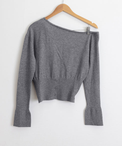 ワンショルダーニットトップス裾ボタン秋服 レディース 大人カジュアルニットプルオーバー きれいめ 肩出しニットウェア 肩見せ 長袖ニットセーター 韓国風ニットソー 24TPS-062