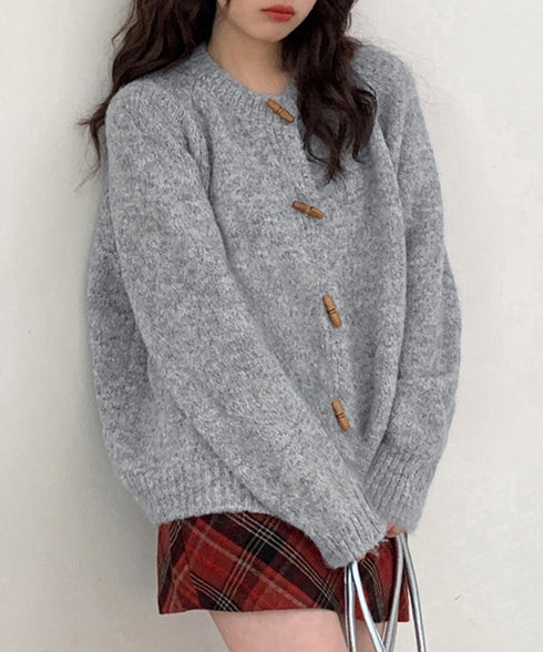 トグルボタンニットカーディガン長袖秋冬服 レディース おしゃれニットトップス きれいめカジュアル ニットセーター 丸首 韓国風ニット羽織 人気 前開き 無地ニット 24TPS-064