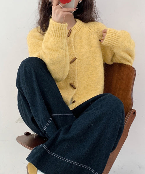 トグルボタンニットカーディガン長袖秋冬服 レディース おしゃれニットトップス きれいめカジュアル ニットセーター 丸首 韓国風ニット羽織 人気 前開き 無地ニット 24TPS-064