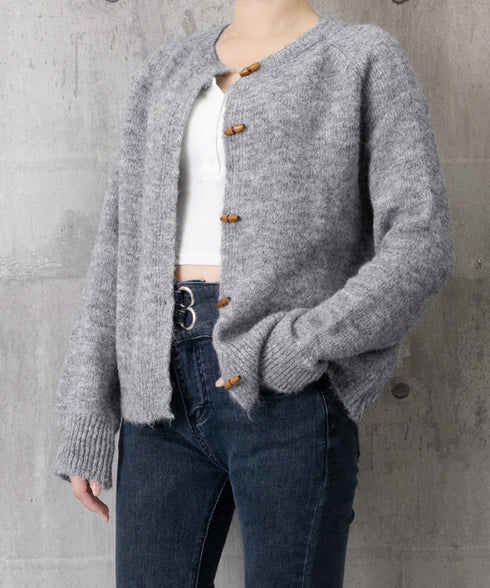 トグルボタンニットカーディガン長袖秋冬服 レディース おしゃれニットトップス きれいめカジュアル ニットセーター 丸首 韓国風ニット羽織 人気 前開き 無地ニット 24TPS-064