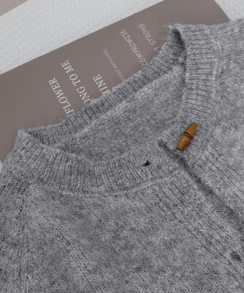 トグルボタンニットカーディガン長袖秋冬服 レディース おしゃれニットトップス きれいめカジュアル ニットセーター 丸首 韓国風ニット羽織 人気 前開き 無地ニット 24TPS-064