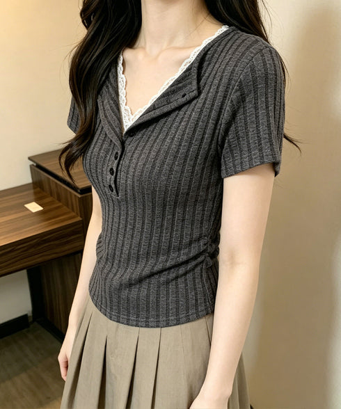 レースドッキングヘンリーネックリブトップ レース切り替え リブニット Vネック トップス レースレイヤード半袖Tシャツ フロントボタン タイトTシャツ カジュアル 24TPS-092