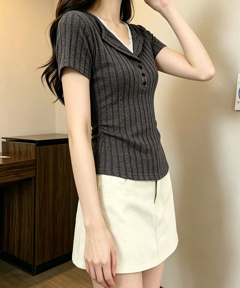 レースドッキングヘンリーネックリブトップ レース切り替え リブニット Vネック トップス レースレイヤード半袖Tシャツ フロントボタン タイトTシャツ カジュアル 24TPS-092