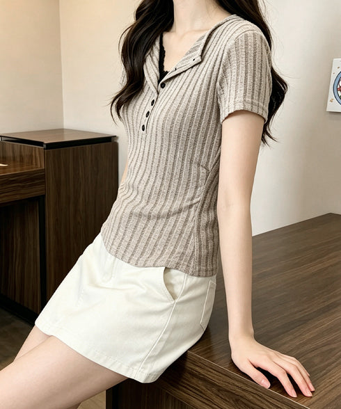 レースドッキングヘンリーネックリブトップ レース切り替え リブニット Vネック トップス レースレイヤード半袖Tシャツ フロントボタン タイトTシャツ カジュアル 24TPS-092