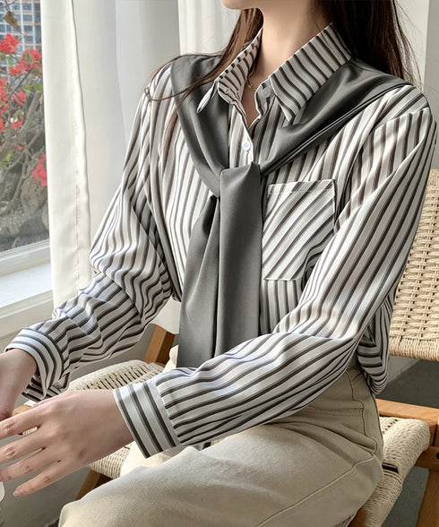 レイヤード風ストライプシャツ胸ポケット服 レディース 切り替え 肩掛け風トップス 体型カバー シャツブラウス 大人カジュアル ブラウス 20代 30代 40代秋服 24TPS-097