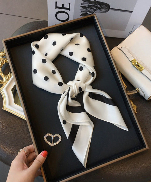 スクエアスカーフ シルク調スカーフ 上品 レディース リボンスカーフ 首巻き 正方形スカーフ ヘアバンド 光沢感ネックスカーフお洒落バンダナ 人気バッグスカーフ柄 2FKADU-001