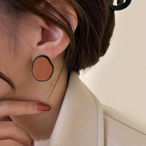 サークルプレートピアス レディースレトロ シンプル 配色ピアス 韓国ファッション 大きめ 上品 アクセサリージュエリー人気 プチプラ 耳飾り フェミニン オシャレ 2FENGM-001