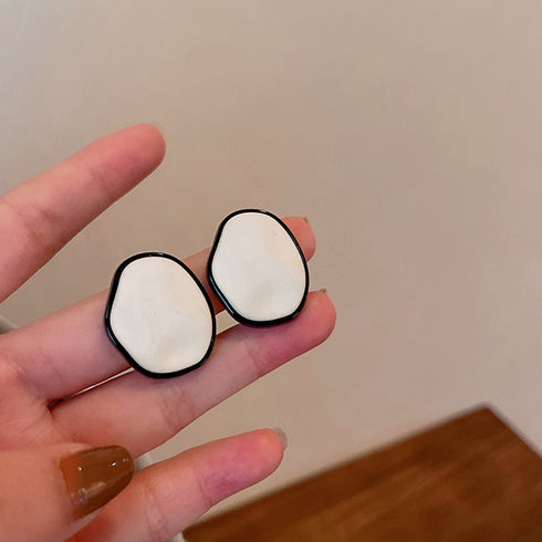 サークルプレートピアス レディースレトロ シンプル 配色ピアス 韓国ファッション 大きめ 上品 アクセサリージュエリー人気 プチプラ 耳飾り フェミニン オシャレ 2FENGM-001