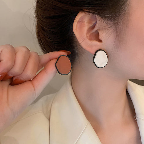 サークルプレートピアス レディースレトロ シンプル 配色ピアス 韓国ファッション 大きめ 上品 アクセサリージュエリー人気 プチプラ 耳飾り フェミニン オシャレ 2FENGM-001