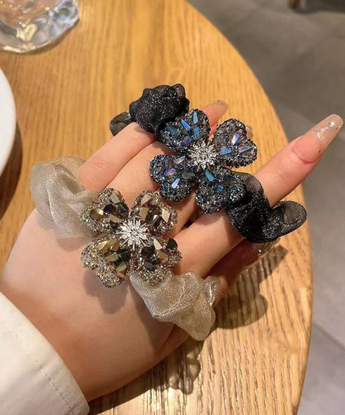 ビジューフラワーシュシュキラキラヘアゴム 華やかな大ぶりオーガンジー髪飾り シアー素材ヘアアクセサリー韓国風ラインストーン大人可愛いボリュームまとめ髪ポニーテール 2JUNSHAN-001