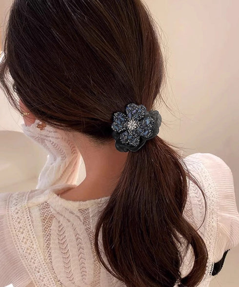 ビジューフラワーシュシュキラキラヘアゴム 華やかな大ぶりオーガンジー髪飾り シアー素材ヘアアクセサリー韓国風ラインストーン大人可愛いボリュームまとめ髪ポニーテール 2JUNSHAN-001