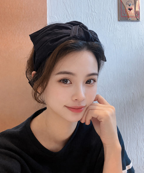 ツイストワイドカチューシャ幅広ヘアバンド 大人可愛い幅広カチューシャ 上品プリーツ髪飾り韓国風ヘアアクセサリー クロスターバン小顔見え シワ加工ヘッドバンド洗顔用 2JUNSHAN-002