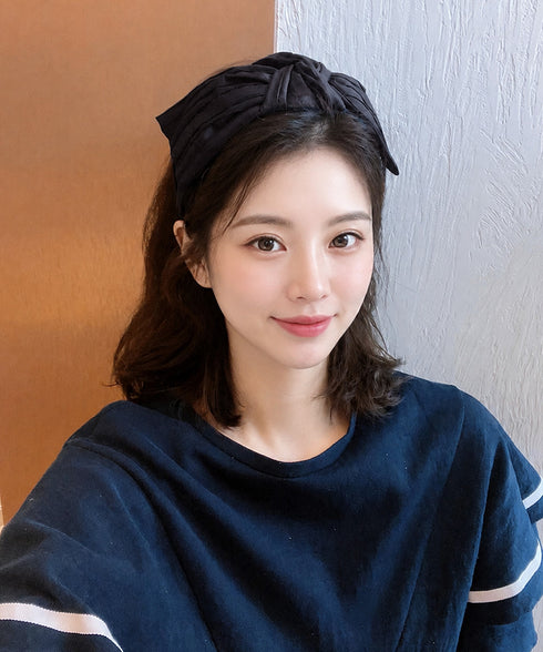 ツイストワイドカチューシャ幅広ヘアバンド 大人可愛い幅広カチューシャ 上品プリーツ髪飾り韓国風ヘアアクセサリー クロスターバン小顔見え シワ加工ヘッドバンド洗顔用 2JUNSHAN-002