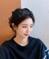 ツイストワイドカチューシャ幅広ヘアバンド 大人可愛い幅広カチューシャ 上品プリーツ髪飾り韓国風ヘアアクセサリー クロスターバン小顔見え シワ加工ヘッドバンド洗顔用 2JUNSHAN-002