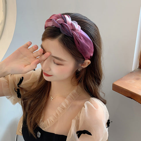 三つ編みカチューシャ 韓国風 ヘアバンド 幅広 ヘアアクセサリー 大人可愛い 小顔 ワイドカチューシャ 痛くない 髪飾り ツイスト ヘアアレンジ ターバン風お洒落 2JUSHUI-001