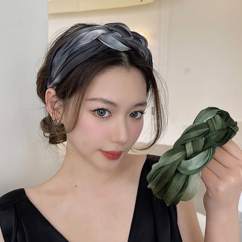 三つ編みカチューシャ 韓国風 ヘアバンド 幅広 ヘアアクセサリー 大人可愛い 小顔 ワイドカチューシャ 痛くない 髪飾り ツイスト ヘアアレンジ ターバン風お洒落 2JUSHUI-001